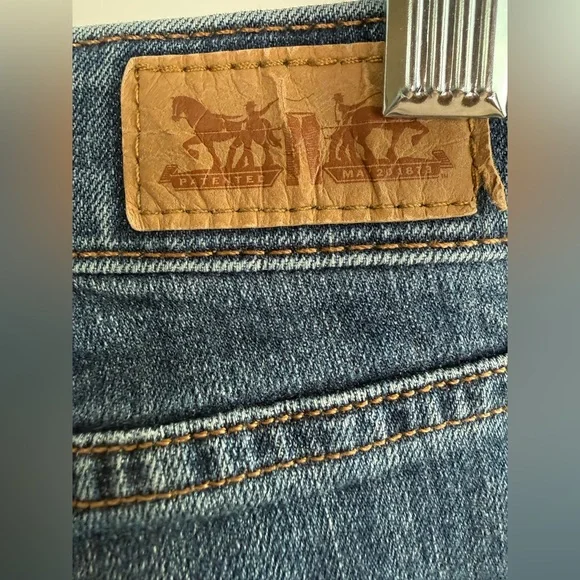 Levi’s 525 Perfect Waist Straight Leg Jeans Women’s W30 L32 Medium Wash - Picture 6 of 8